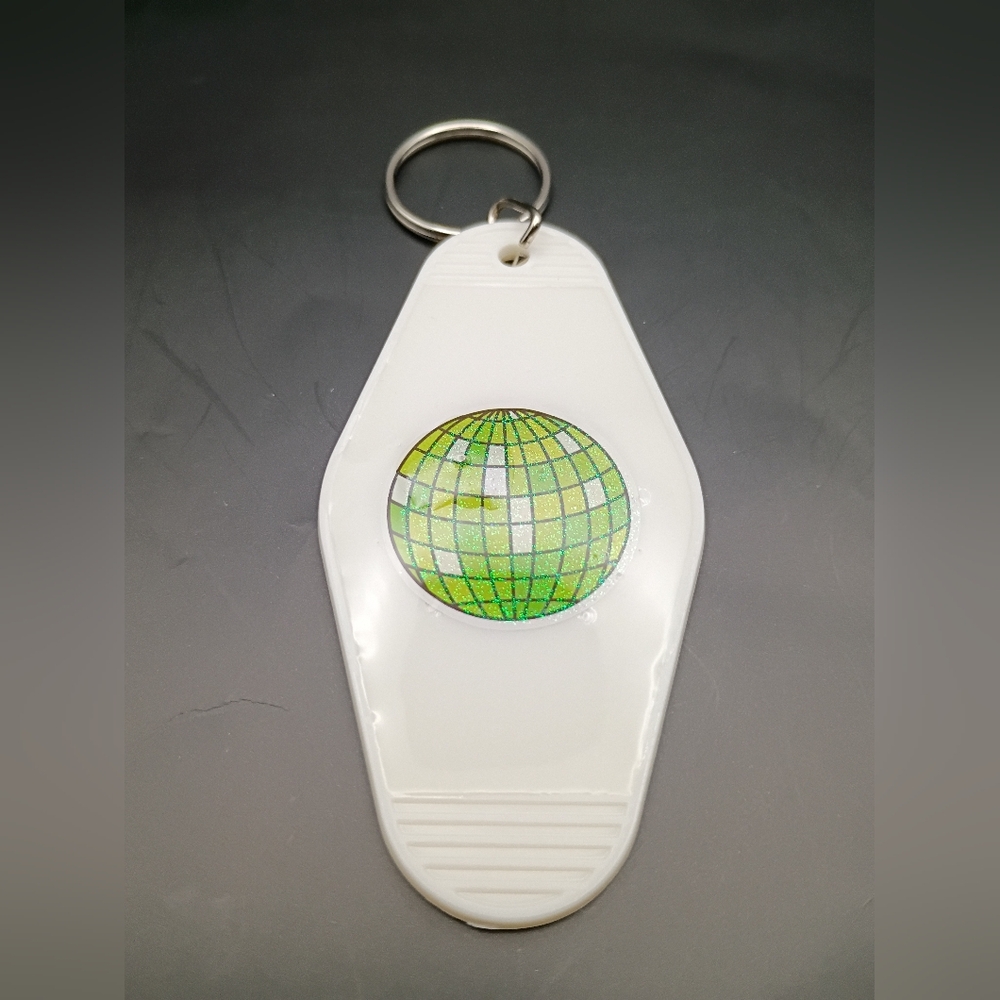 Green Disco Ball Motel Keychain Retro Y2K - Picture 3 of 3